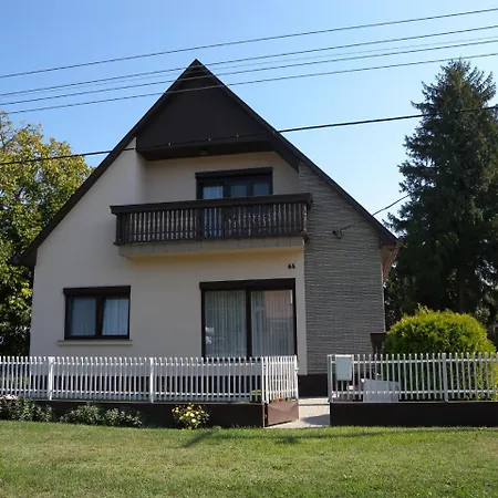 In Fonyod/balaton 18622 Tatil Evi